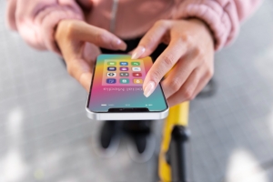 7 Money-Saving iPhone Apps 7 Money-Saving iPhone Apps